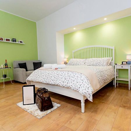 B&B Vico Milano 18 Napoli Eksteriør bilde