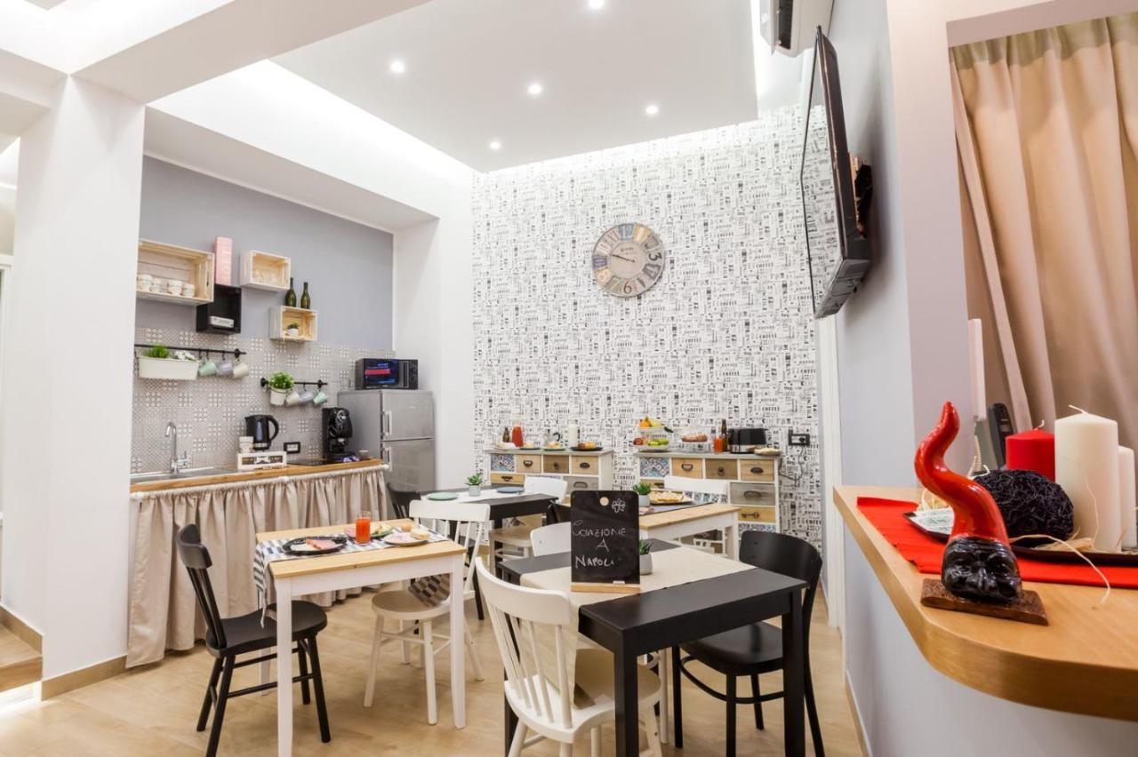 B&B Vico Milano 18 Napoli Eksteriør bilde