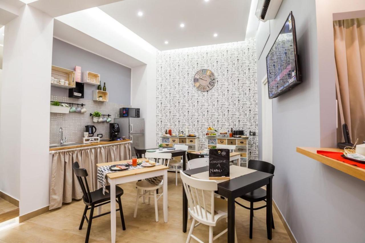 B&B Vico Milano 18 Napoli Eksteriør bilde