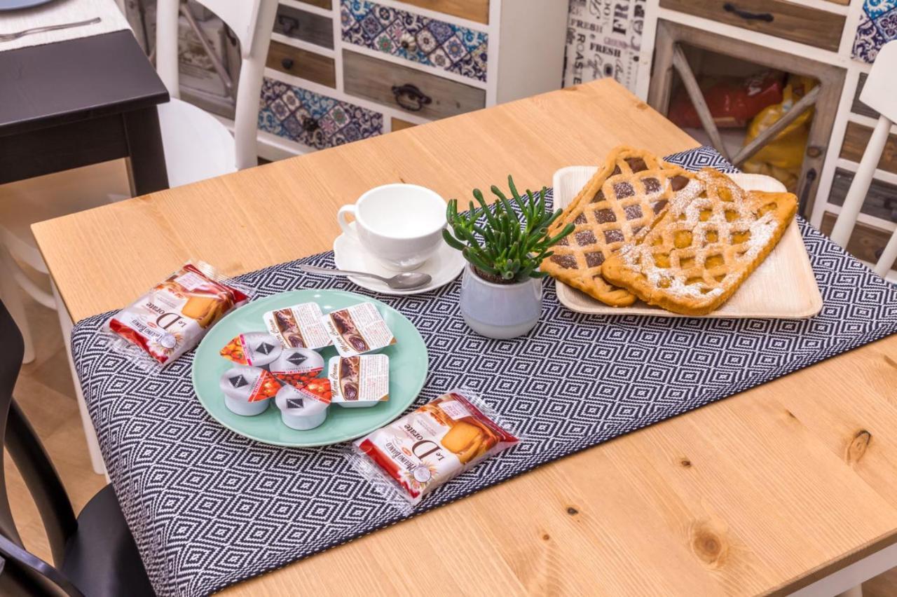 B&B Vico Milano 18 Napoli Eksteriør bilde