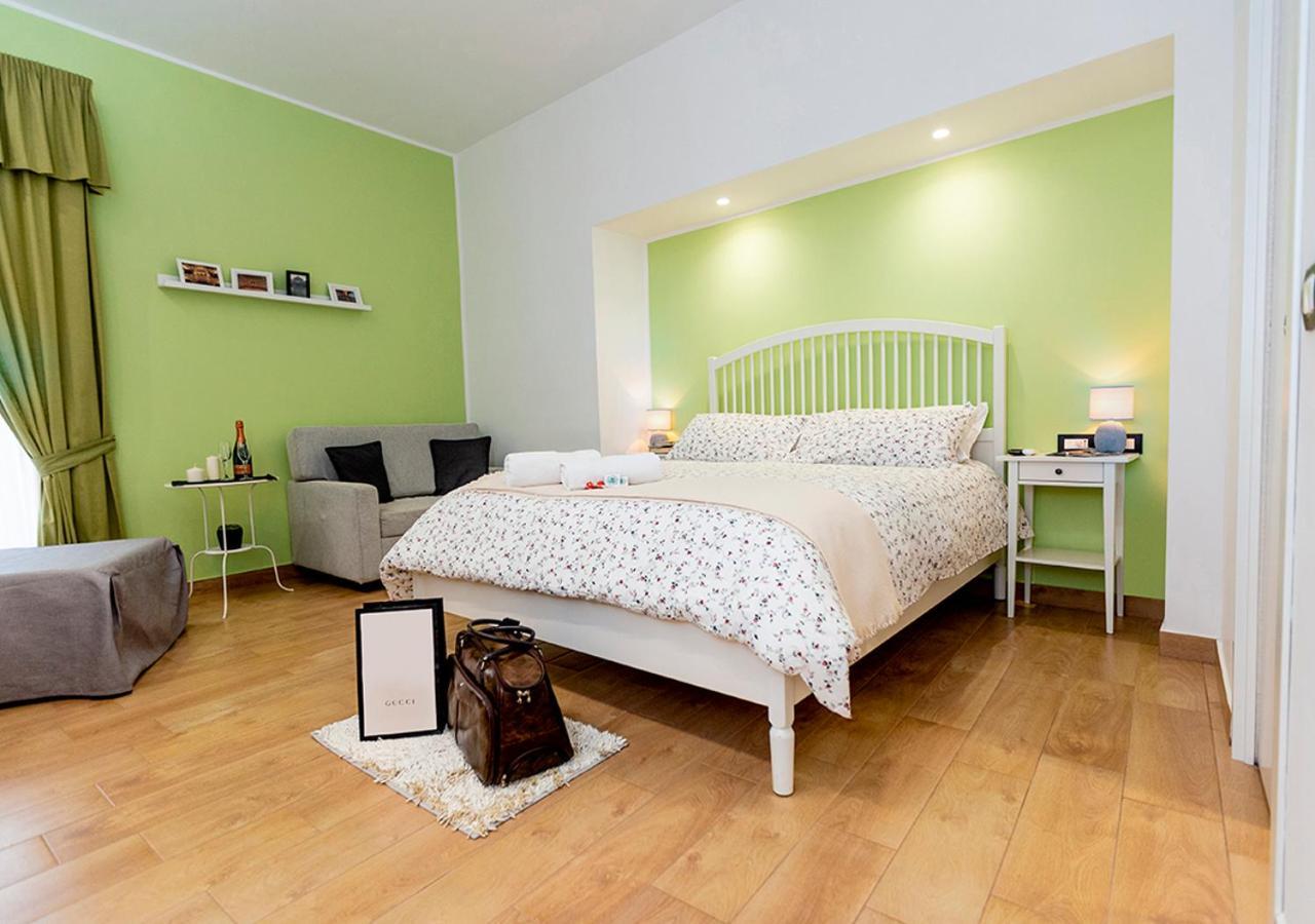 B&B Vico Milano 18 Napoli Eksteriør bilde