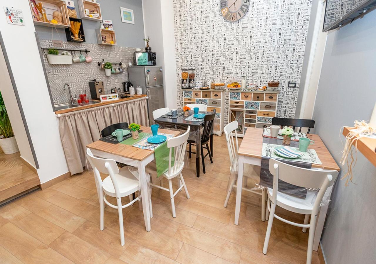 B&B Vico Milano 18 Napoli Eksteriør bilde