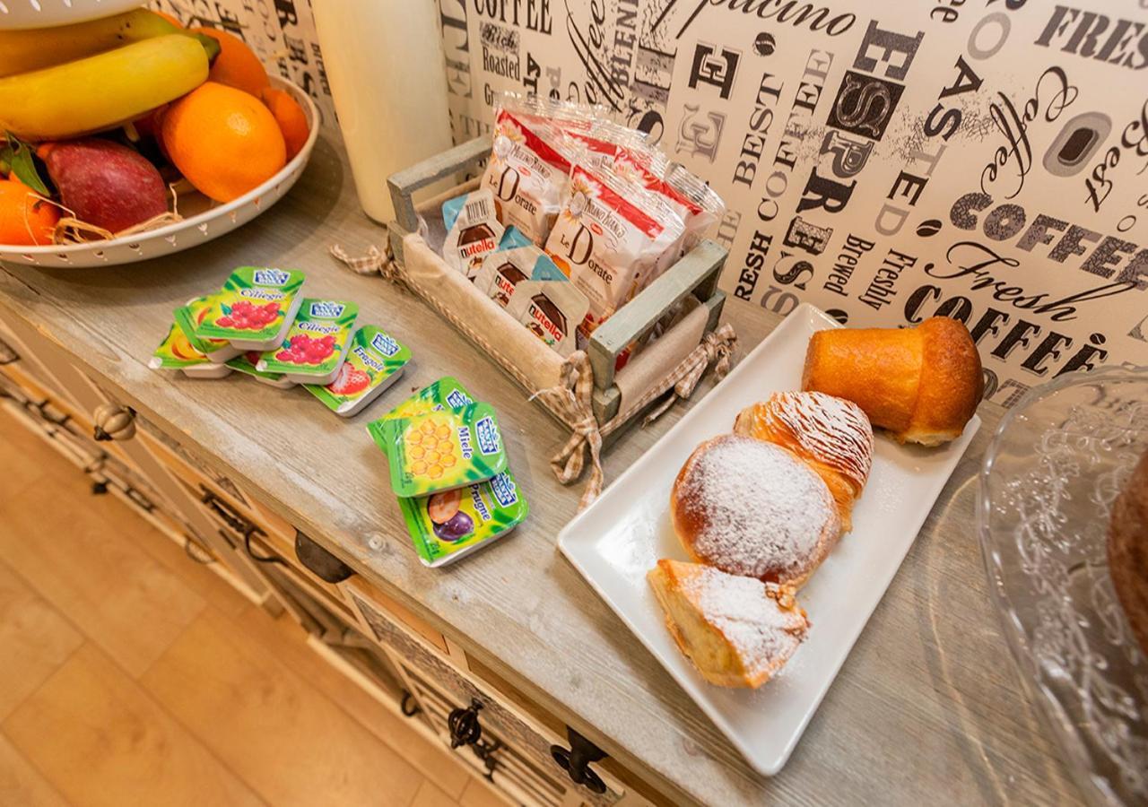 B&B Vico Milano 18 Napoli Eksteriør bilde