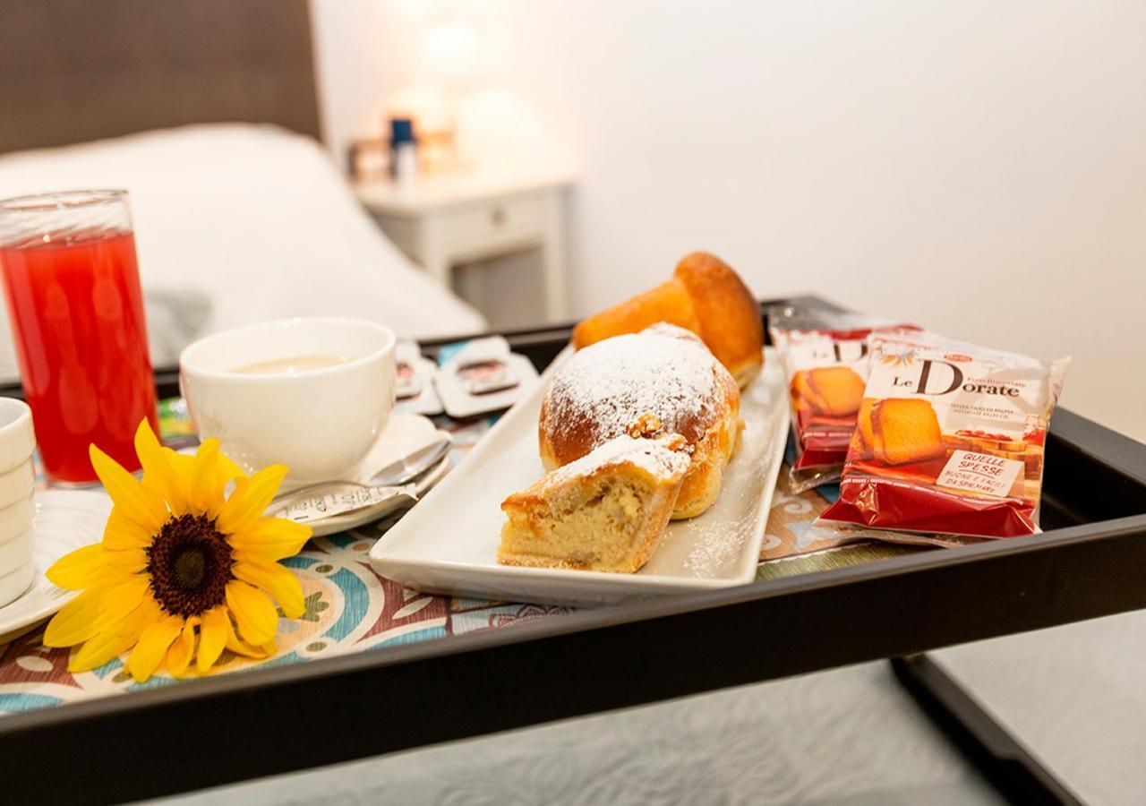 B&B Vico Milano 18 Napoli Eksteriør bilde