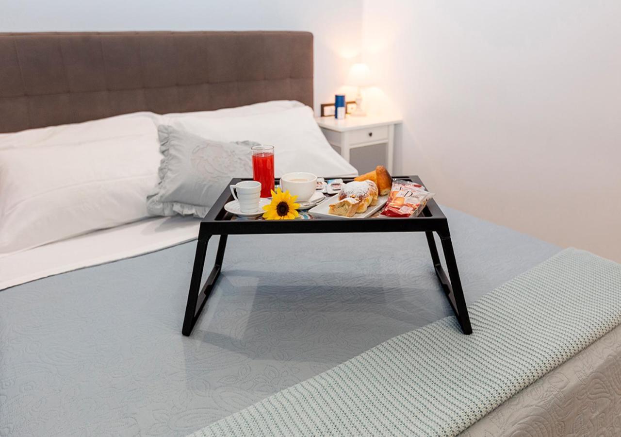 B&B Vico Milano 18 Napoli Eksteriør bilde