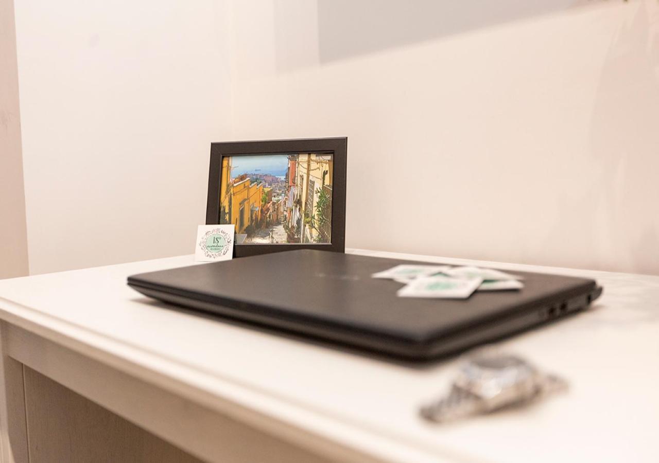B&B Vico Milano 18 Napoli Eksteriør bilde