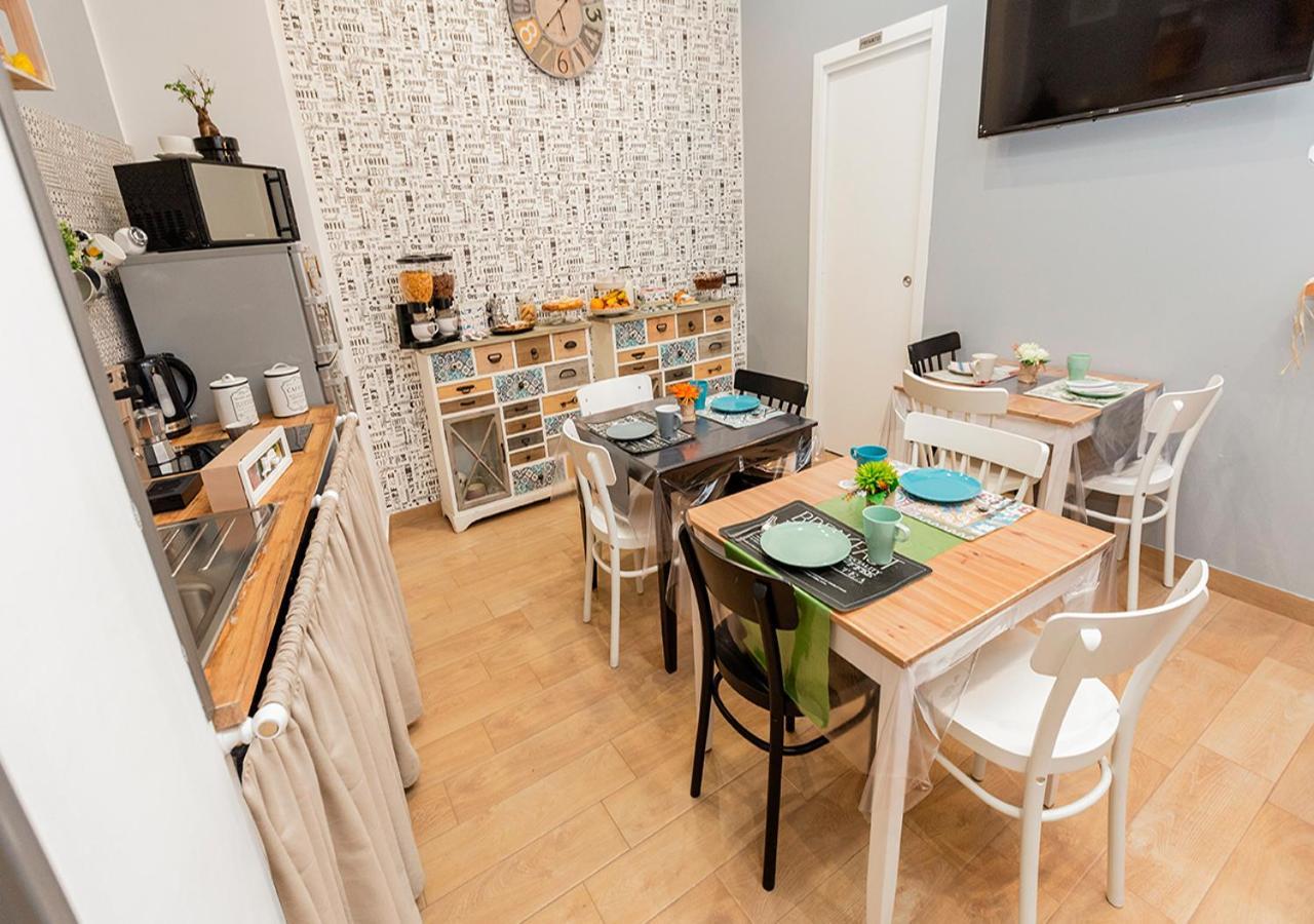 B&B Vico Milano 18 Napoli Eksteriør bilde