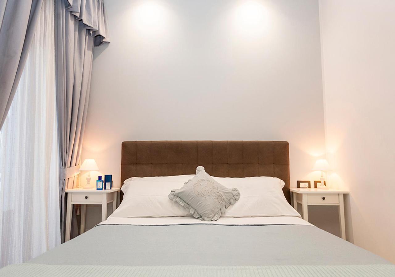 B&B Vico Milano 18 Napoli Eksteriør bilde