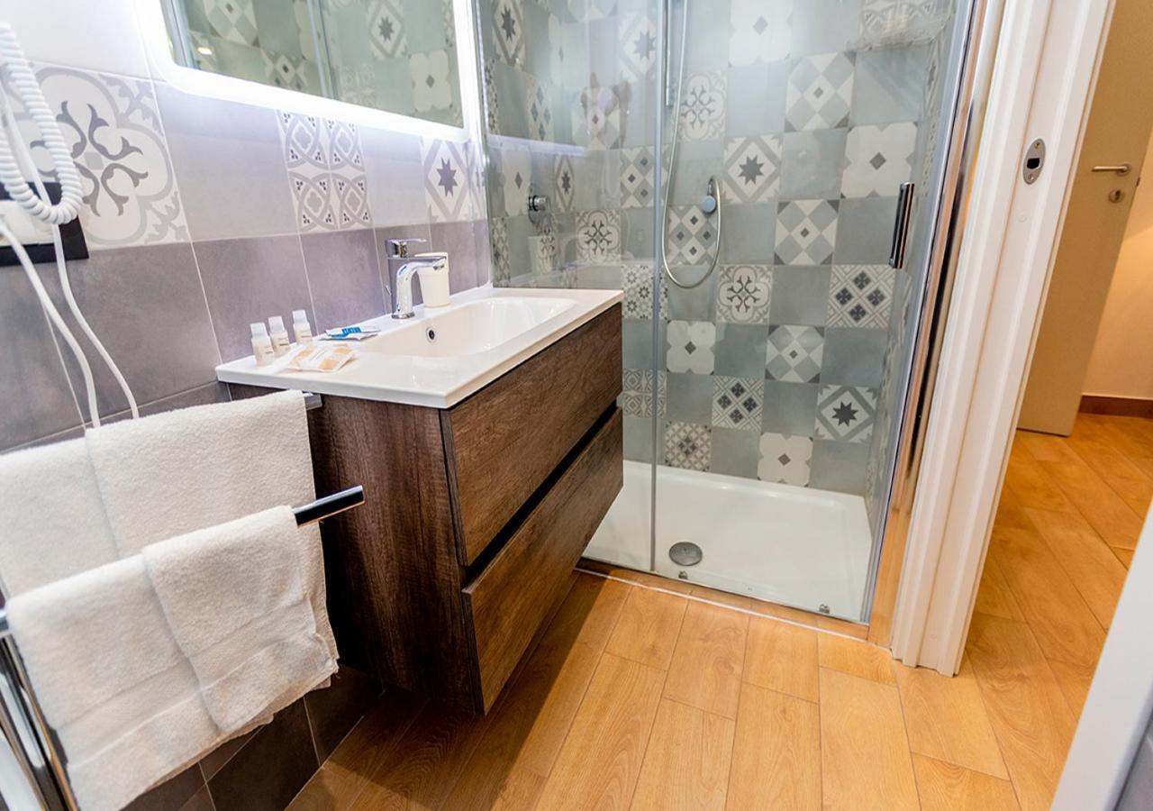 B&B Vico Milano 18 Napoli Eksteriør bilde